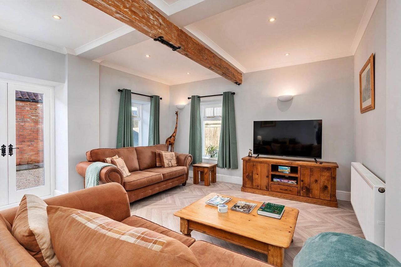 Вилла Finest Retreats - South Barn Winestead Экстерьер фото